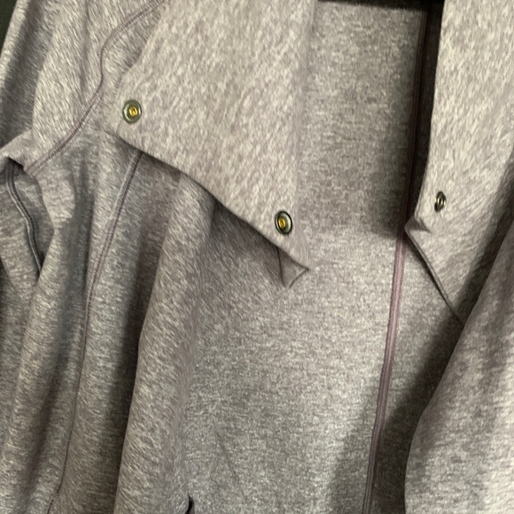 Lululemon Jacket 4 - Picture 6 of 11